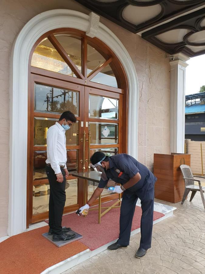 Hotel Mbc Citadel Nashik Exteriör bild