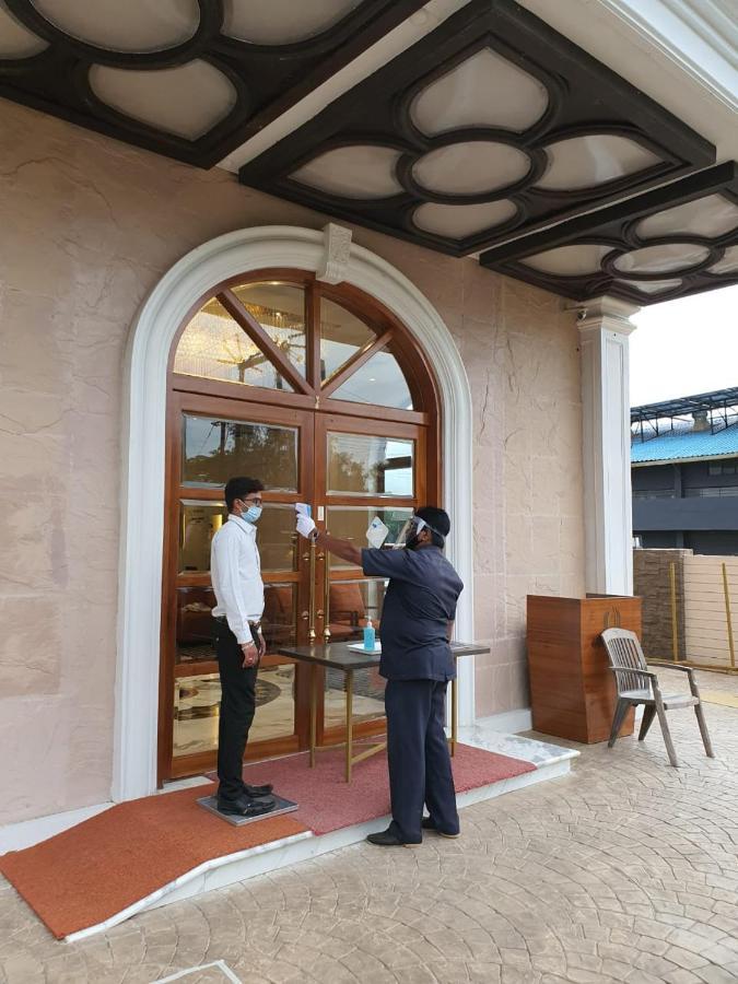 Hotel Mbc Citadel Nashik Exteriör bild