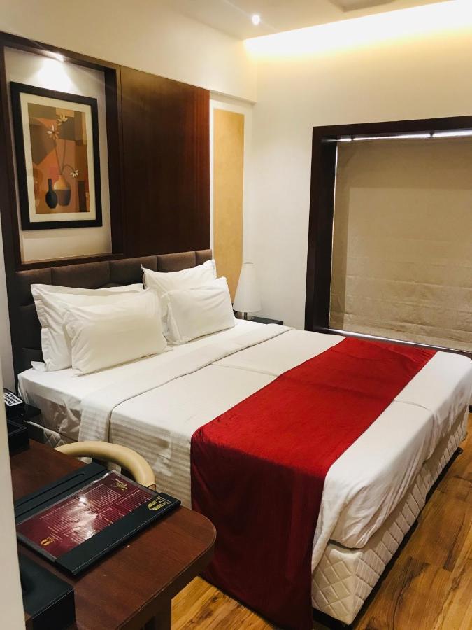 Hotel Mbc Citadel Nashik Exteriör bild