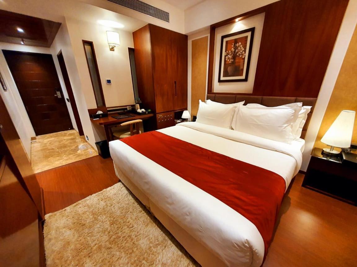 Hotel Mbc Citadel Nashik Exteriör bild